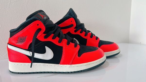 ナイキ エアジョーダン1ミッド インフラ レッド23 NIKE