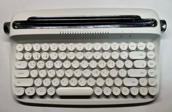レトロタイプライター風キーボード 英語と韓国語 Bluetooth ワイヤレス ホワイト