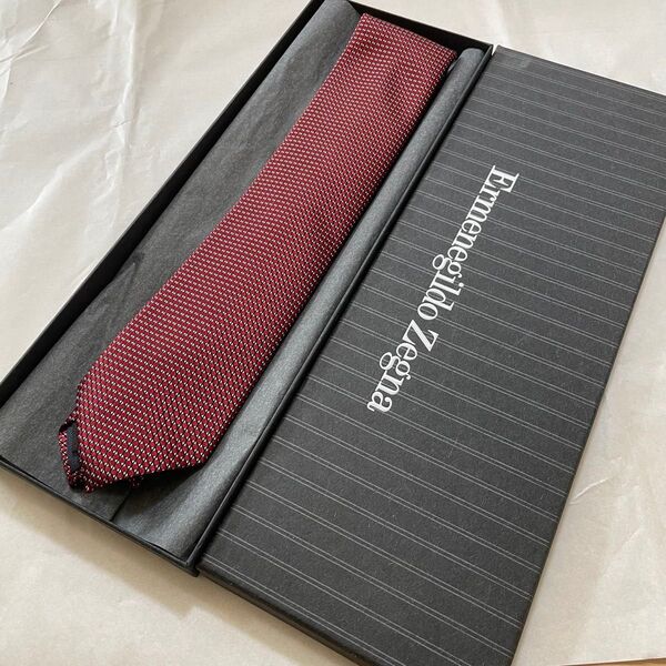 新品 ゼニア ZEGNA レッド シルク ネクタイ イタリア製 箱付き