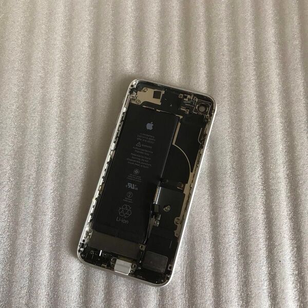 ★Apple純正★iPhone8★シルバー★バックパネル★ハウジング★バッテリー付★ジャンク★