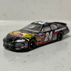 CHEVROLET Monte Carlo NASCAR 2006 Jeff Gordon Dupont - Hot Hues