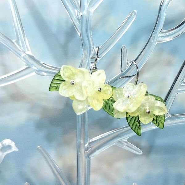 薄黄紫陽花ピアス、イヤリング無料交換できます