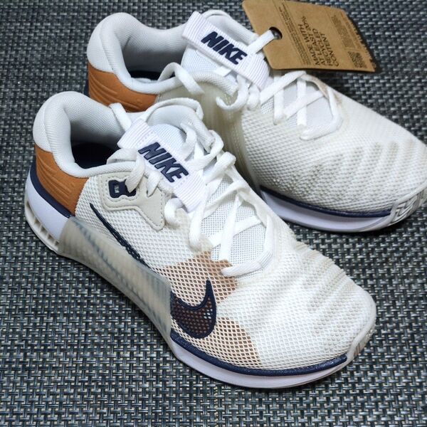 新品未使用 W NIKE ナイキ スニーカーMETCON 9 AMP 23.5cm
