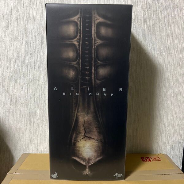 希少品 hottoys エイリアン MMS106ビッグチャップ 箱有り 本体美品