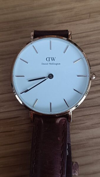 Daniel Wellington ダニエルウェリントン クラシック B32R1 ステンレススチール/レザーベルト 文字盤ホワイト