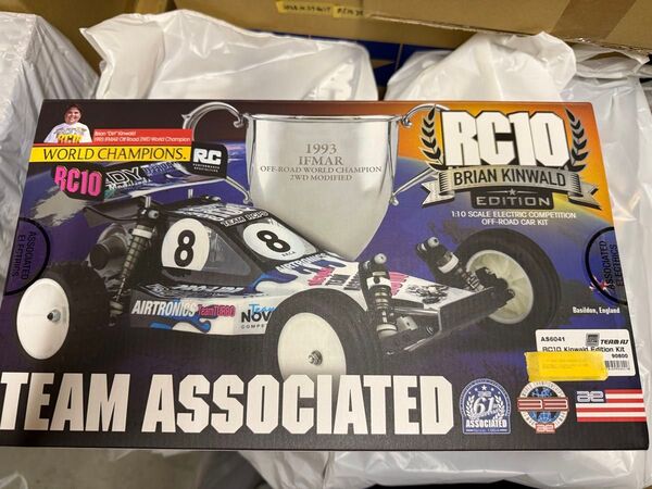 未組立 アソシエイテッド RC10 BRIAN KINWALD EDITION