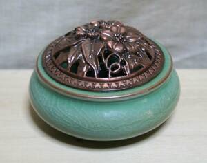  censer Tang earth . kiln plum . blue .. riches and honours .. cover BC129