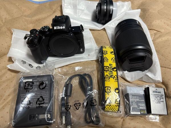 【新品・未使用】Nikon ニコン Z50 ダブルズームキット レンズキット ミラーレス一眼カメラ