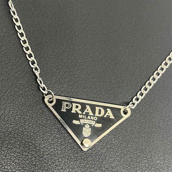 PRADAヴィンテージチャームパーツ