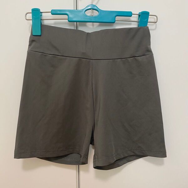 【新品未使用】ハイウエスト ショートパンツ グレー スポーツウェア ヨガウェア