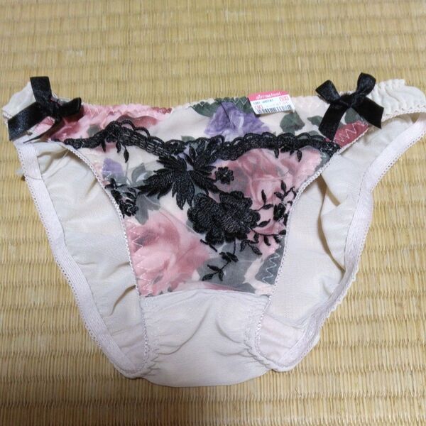 新品未使用品 ショーツ 黒色リボンつき ベージュ 花柄 レース 刺繍 シースルー パンティ
