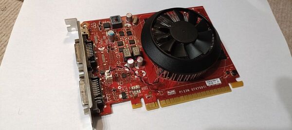 NVIDIA GeForce GTX 750Ti ( 2GB GDDR5 グラフィックス メモリ 付き)