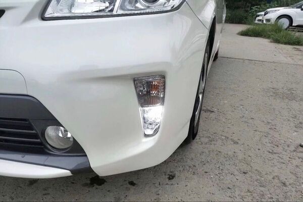プリウス30系prius 後期US仕様 ウインカー LEDデイライト