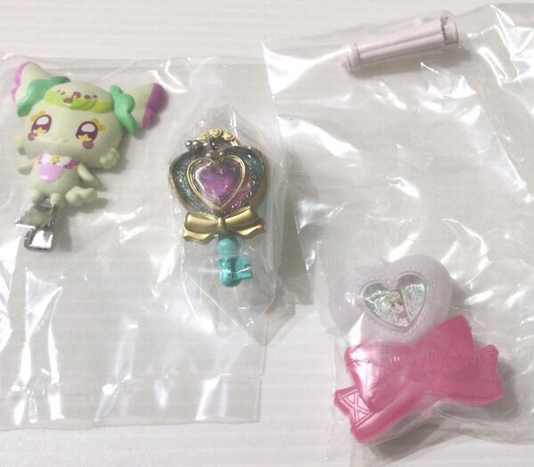【新品】キミとアイドルプリキュア なりきりプリキュアガチャガチャ キラキライト ハートキラリロック ヘアクリップ プリルン