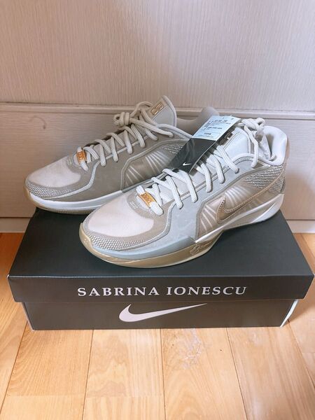 Nike Wmns Sabrina2 EP Stronger Than Gold