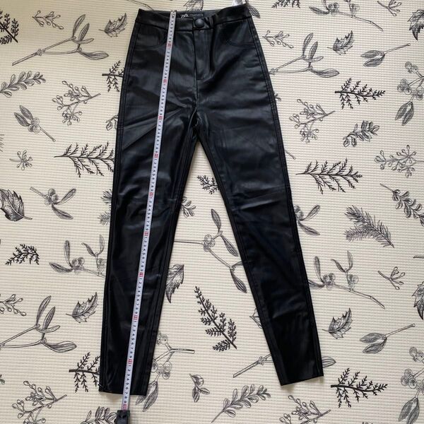 ZARA フェイクレザー レギンスパンツ EUR XS ブラック