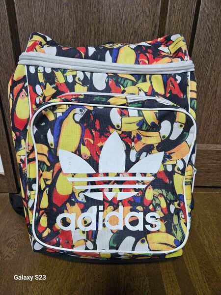 adidas リュック オオハシ柄 マルチカラー