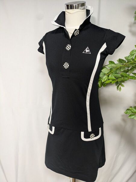 美品【 le coq sportif 】激かわ ゴルフウェア 黒 白モノトーン ワンピース S ストレッチ デサント ルコック