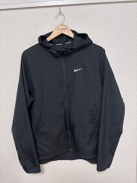 nike running エッセンシャル ジャケット