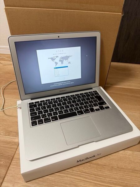 Apple MacBook Air 13.3インチ Mid 2012 シルバー 8GB/128Flash