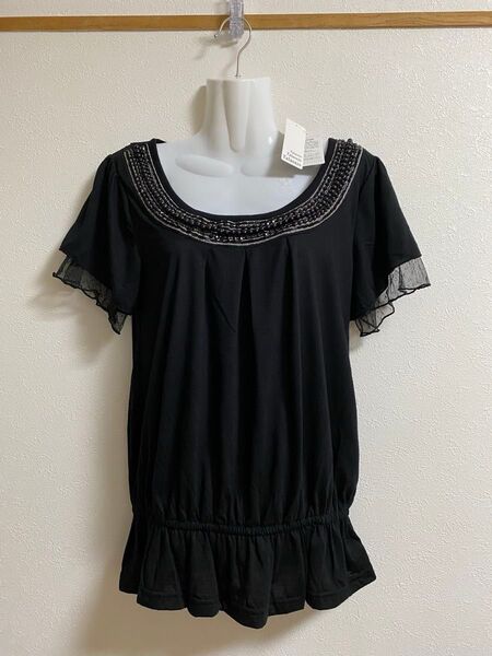 ☆新☆お値下げしました♪襟袖裾飾り♪半袖プルオーバー※黒※M※本体ポリエステル65%レーヨン35%別布部分ポリエステル100%