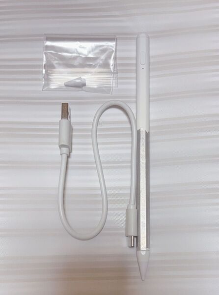 iPad専用タッチペン+充電ケーブル+交換用ペン先×1