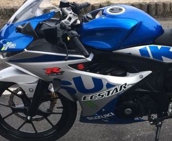 【土日価格】希少100周年カラー GSX-R125 サイドカウル 左側 リペア済