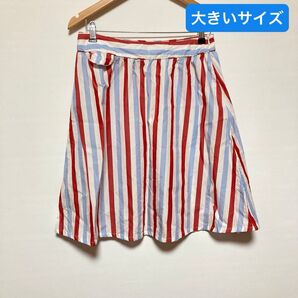 JUSTIN OH イングランド製 赤 水色 ストライプ 膝丈スカート 大きいサイズ 小さいポケット付き ひざ丈