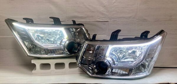 デリカD5 ヘッドライト 流れるウインカー 加工品