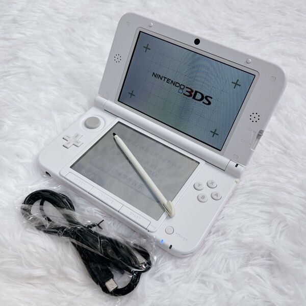 極美品 NINTENDO 3DS LL ピンク ホワイトニンテンドー 任天堂