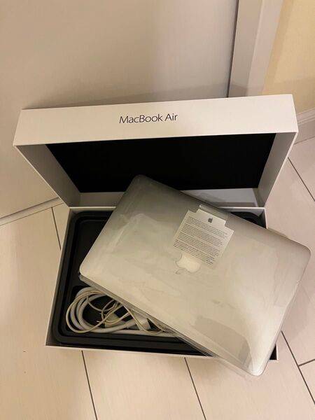 Apple MacBook Air 11インチ 2015 シルバー ノートパソコン