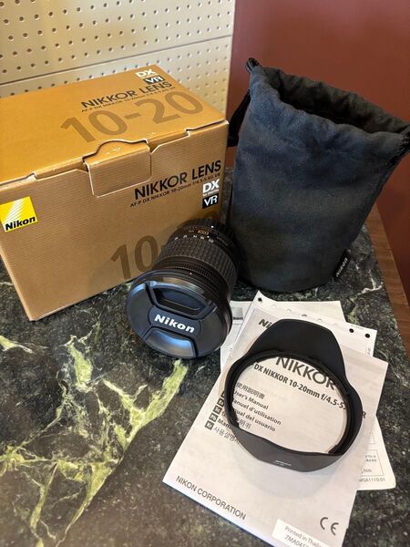 ニコン AF-P DX NIKKOR 10-20mm f/4.5-5.6G VR (レンズ)