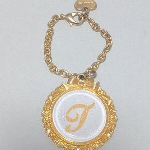 メゾンドフルール バッグチャーム イニシャル T アクセサリー キーホルダー