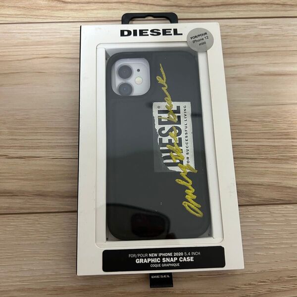 【DIESEL】iPhone 12 mini用 グラフィックスナップケース