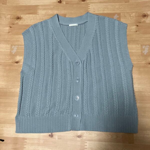 GU ニットベスト Sサイズ