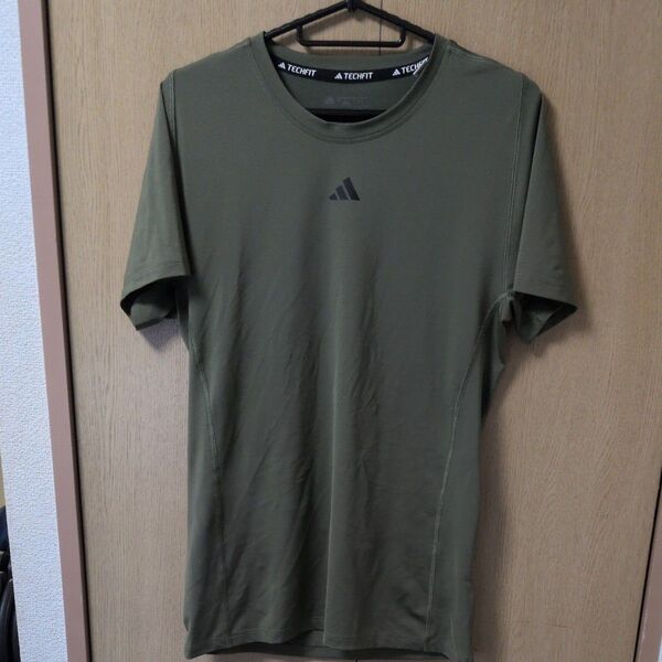 アディダス ベースレイヤー 半袖Tシャツ テックフィット IM3400 オリーブストレータ XL