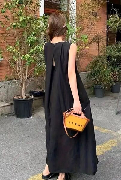 ノースリーブ ワンピース ロングワンピース ブラック シンプル バッグオープン おとな きれいめ カジュアル ポケット付