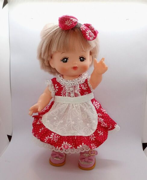メルちゃん ソランちゃんサイズ ハンドメイド 赤いお花のワンピース&エプロン&髪飾り S5-102