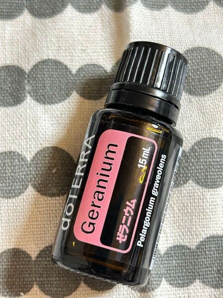 新品未開封 doTERRA ドテラ ゼラニウム 15ml エッセンシャルオイル
