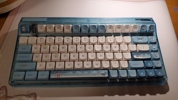 【 メカニカルキーボード】iQunix OG80 クリアブルー