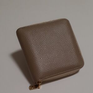 LASIEM ベージュ レザー 二つ折り 財布 コンパクトウォレット ラウンドファスナー