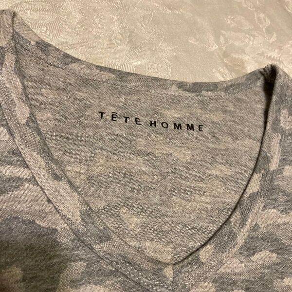 TETE HOMMEテットオム サイズ6 迷彩Vネック ふんわり柔らか手触り カットソー 美品