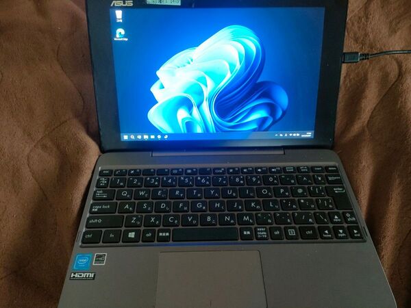 ⑧ASUS TransBook T100H 10.1型 2in1 Windows11 24H2 4GB・64GB