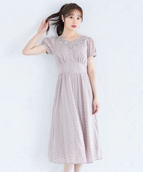 《新品タグ付き》トッコクローゼット りぼん付きコットンフラワー刺繍レースワンピース