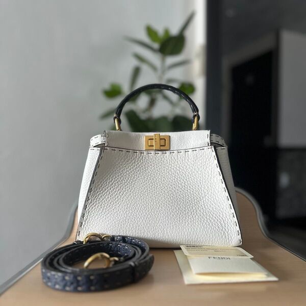 FENDI セレリア ピーカブー スモール トリコロール ショルダーバッグ