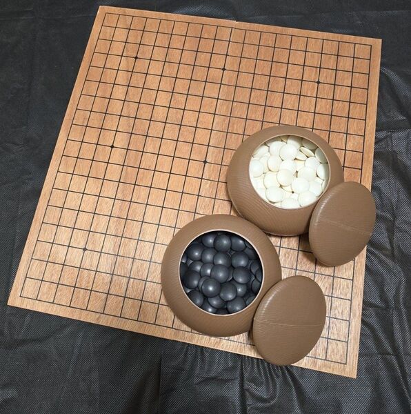 新品 木製19路囲碁盤セット(白黒石付き)