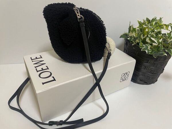 ロエベ LOEWE loewe 限定品 ラビット ショルダーバッグ うさぎ ボア ムートン 黒 ブラック ミニバッグ