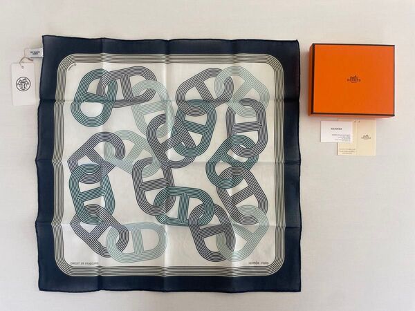 エルメス ハンカチ 24番地のサーキット HERMES シェーヌダンクル カマイユ ドゥ ブルー カレ