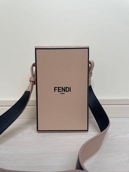 フェンディ ボックスショルダーバッグバッグ 縦型 FENDI fendi バーティカルボックス 2021シューズボックス