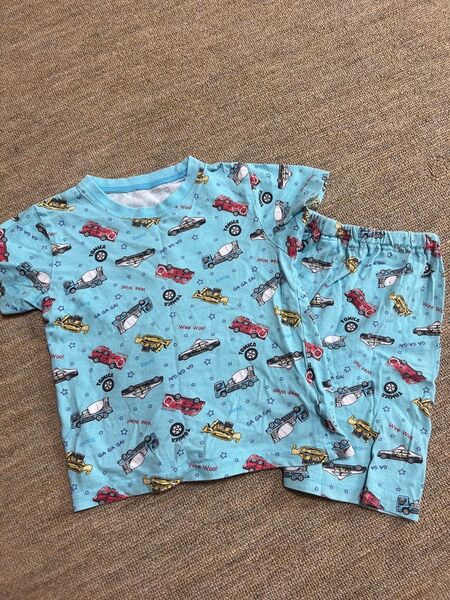 90cm 男の子 トミカパジャマ